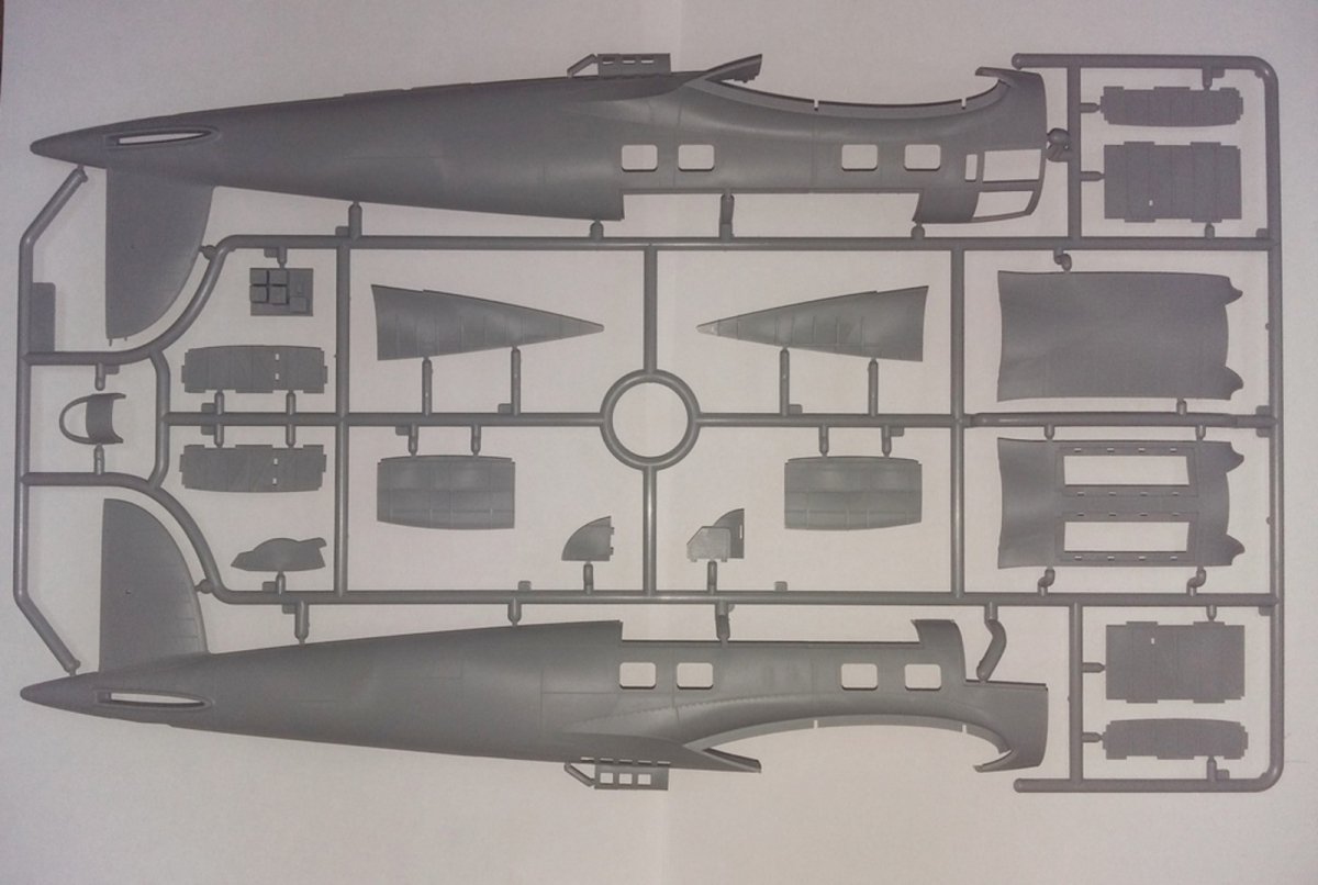 ICM 48262 He 111H-6, WWII German Bomber 1/48 – image 6