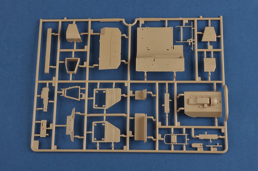 Hobby Boss 85522 LKW 7t mil gl 1/35 – image 6