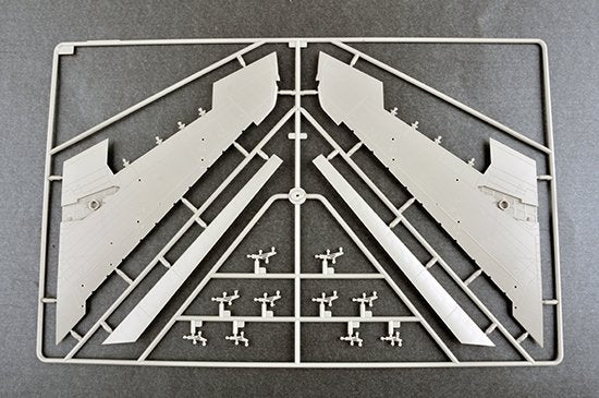 Trumpeter 03221 F-100C Super Saber 1/32 – image 8