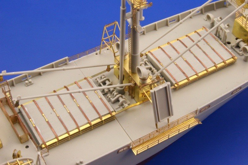 Eduard 53017 Liberty Ship 1/350 Trumpeter – zdjęcie 7