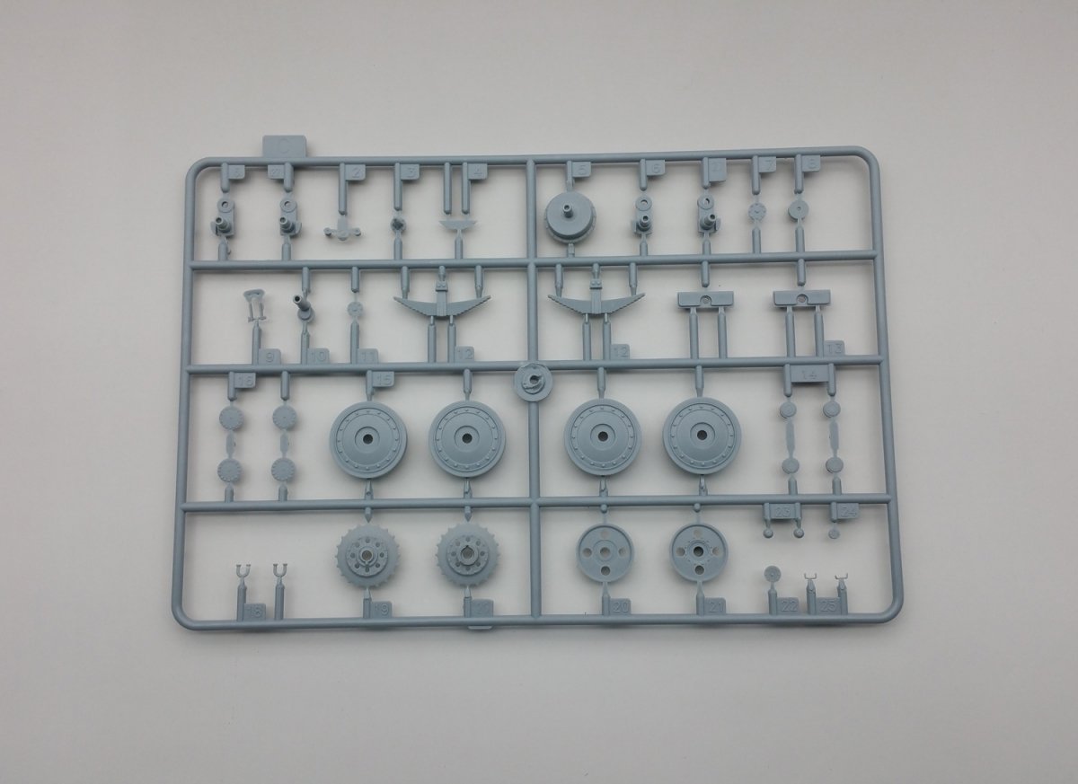 Amusing Hobby 35A021 Jagdpanzer 38(D) 1/35 – zdjęcie 6