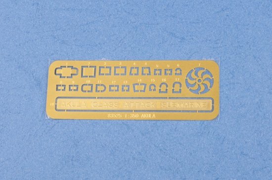 Hobby Boss 83525 Russian Navy SSN Akula Class Attack Submarine 1/350 – zdjęcie 6