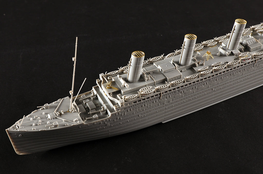 Hobby Boss 83421 Olympic 1/700 – image 13