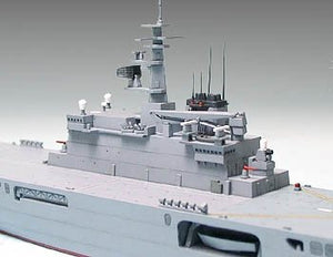 Tamiya 31003 Japanese Defence Force LST-4001 Ohsumi 1/700 – zdjęcie 3