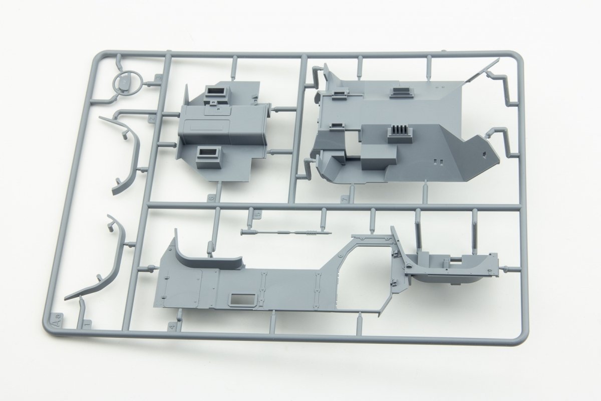 RPG Model 35021 KAMAZ K-4386 Typhoon-VDV Mine-Protected Armoured Vehicle Early Typ 1/35 – zdjęcie 8
