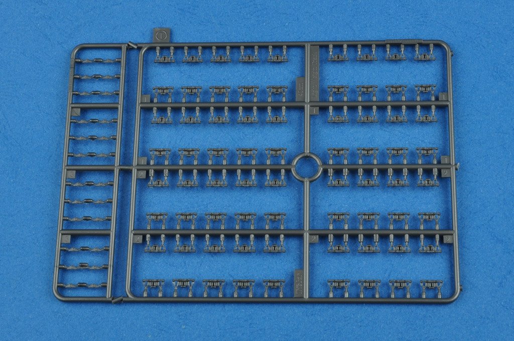 Hobby Boss 80133 German PANZER IV / 70 (A) Sd. Kfz.162/1 – image 4
