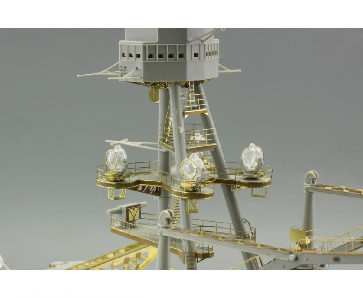 Eduard BIG5323 USS ARIZONA - PART I. TRUMPETER 1/200 – zdjęcie 18