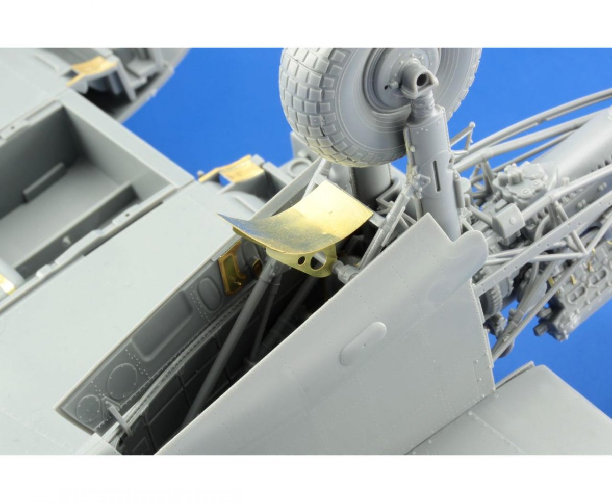 Eduard 32379 Mosquito FB Mk. VI exterior TAMIYA – image 4