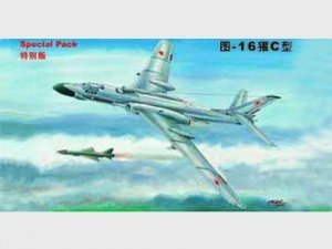 Trumpeter 01613 Tupolev Tu-16K-10 BADGER C 1/72