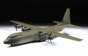 Zvezda 7324 Avion de transport militaire américain C-130J-30 1/72 – image 4
