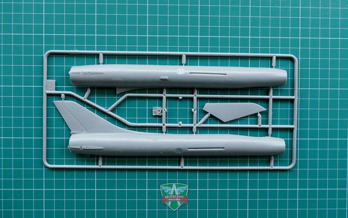 Modelsvit 72006 Sukhoi Su-7B 1/72 – Bild 5