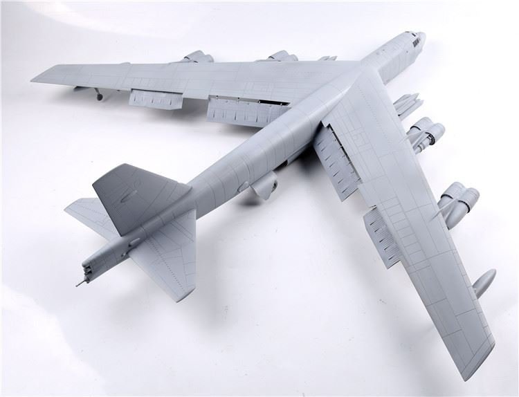 Modelcollect UA72200 B-52H U.S. Stratofortress strategic Bomber 1/72 – zdjęcie 8
