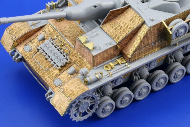 Eduard 35948 Zimmerit StuG. IV Ausf. G late 1/35 Dragon – image 6