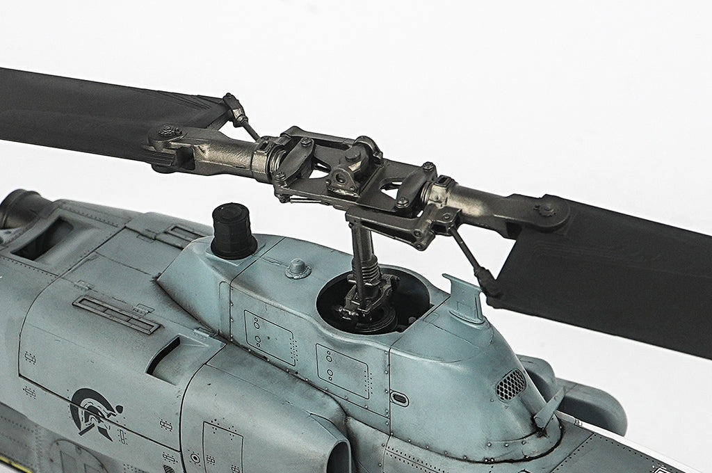 Trumpeter 05116 AH-1W Super Cobra 1/35 – zdjęcie 10