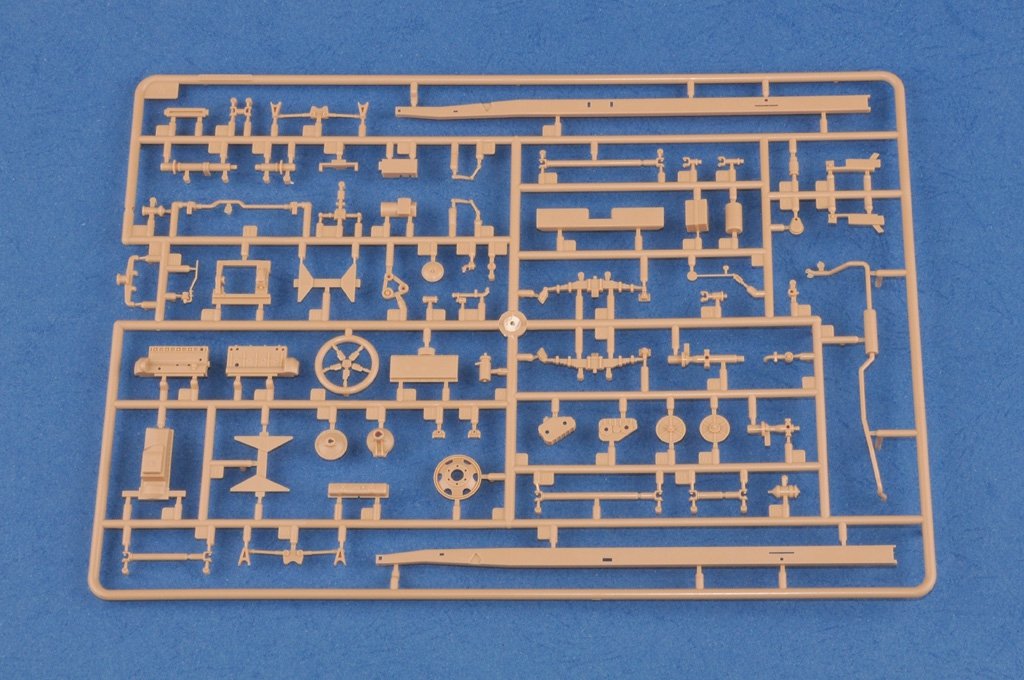Hobby Boss 83830 US GMC CCKW 750 gallon Tanker 1/35 – image 7