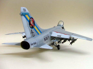 Hasegawa B8 A-7A Corsair II 1/72 – image 2