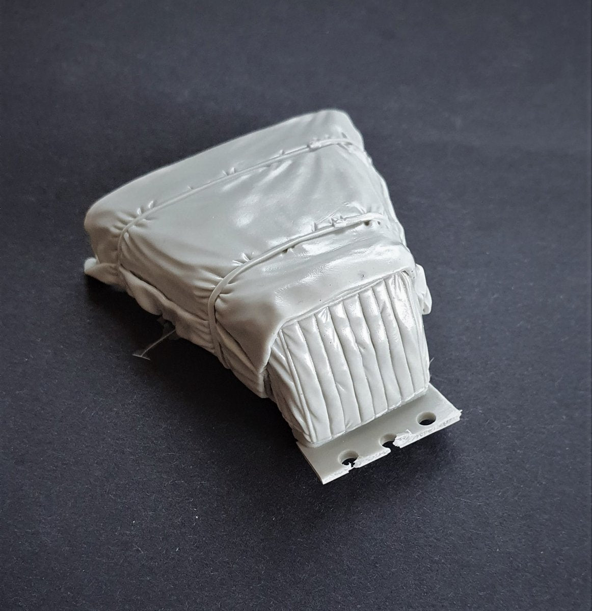 Panzer Art RE35-728 Sd.Kfz 10 engine deck with canvas cover 1/35