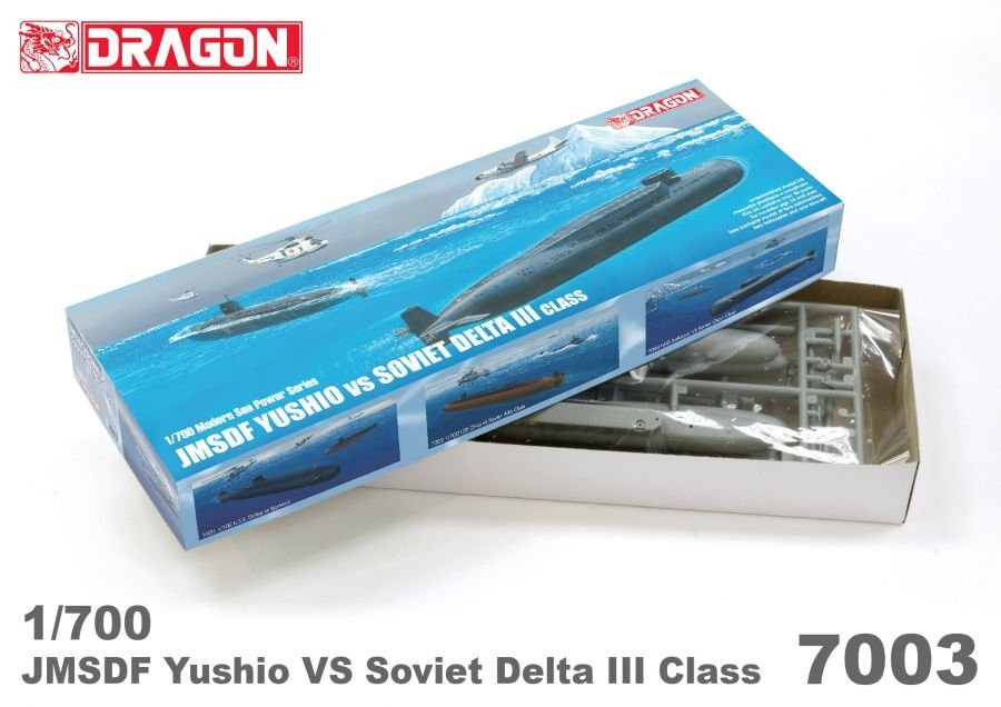Dragon 7003 Yushio vs Delta III 1/700