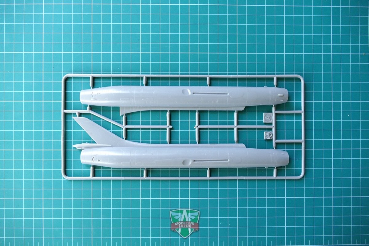 Modelsvit 72019 S-32MK Soviet bomber 1/72 – zdjęcie 5