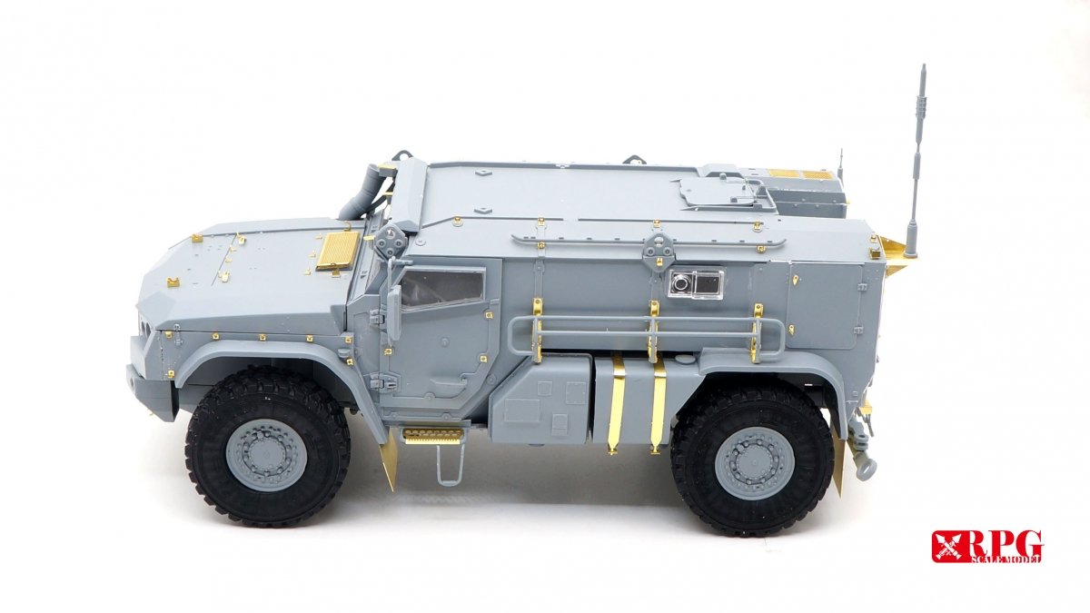 RPG Model 35021 KAMAZ K-4386 Typhoon-VDV Mine-Protected Armoured Vehicle Early Typ 1/35 – zdjęcie 2