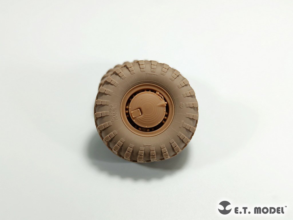 E.T. Model P35-128 Russian BTR-70 APC Sagged Wheels for Trumpeter kit 1/35 – zdjęcie 3