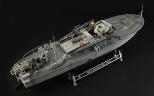 Italeri 5626 M.A.S. 563/568 with crew 1/35 – zdjęcie 4