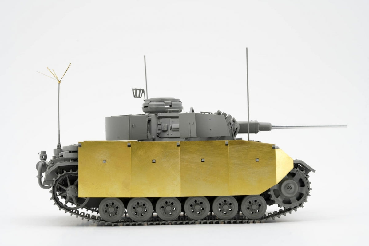 Border Model BT-048 Pz.Bef.Wg.III Ausf.K 2in1 w/Schürzen 1/35 – zdjęcie 9