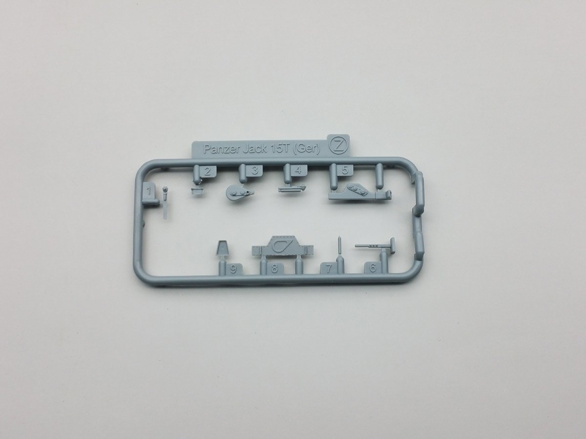 Amusing Hobby 35A019 Pz.Kpfw.38D 1/35 – zdjęcie 10