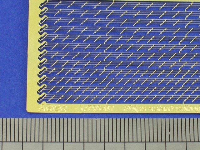 Aber 1/700-02 Ship aslant railing for stairs at 45 degree ( Ukośne relingi do okrętowych schodów pod kątem 45 stopni ) 1/700 – zdjęcie 2