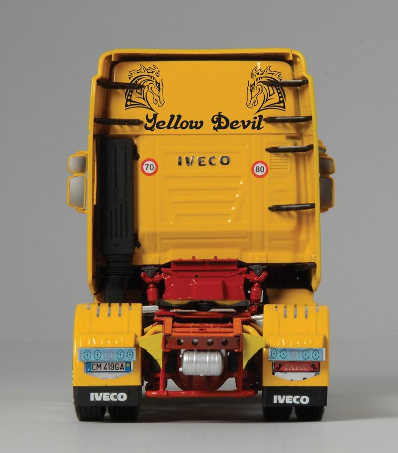 Italeri 3898 IVECO STRALIS YELLOW DEVIL 1/24 – zdjęcie 7