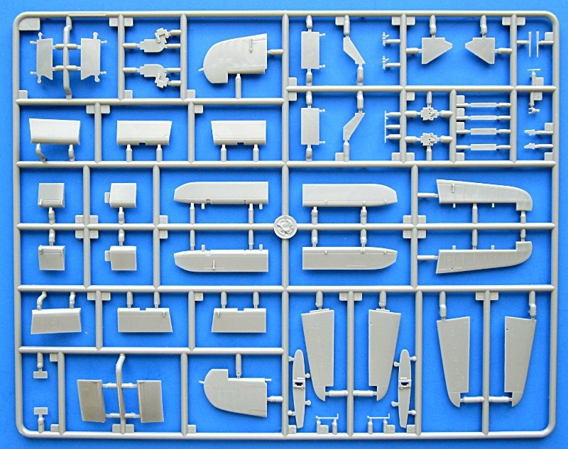 Hobby Boss 80386 F4U-4 Corsair Early Version 1/48 – zdjęcie 8
