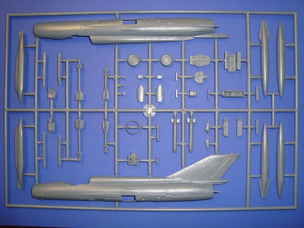 Kovozavody Prostejov KPM0087 MiG-21-MFN Fishbed CzAF 1/72 – image 3