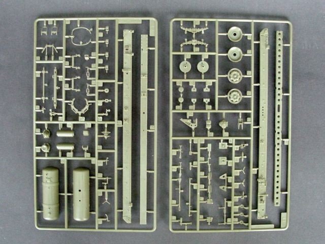 Trumpeter 00205 HQ-2 Missile With Loading Cabin 1/35 – zdjęcie 4