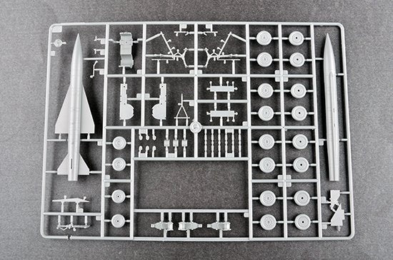 Trumpeter 01695 Soviet Tu-22 &amp;quot;Blinder&amp;quot; tactical bomber 1/72 – zdjęcie 10