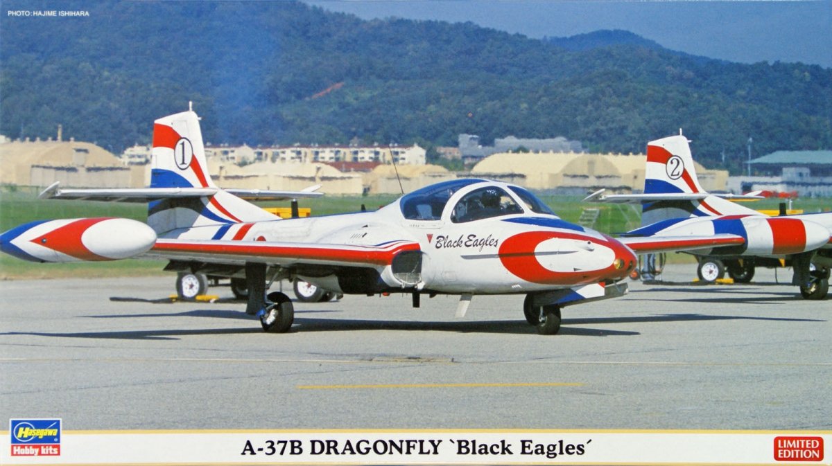 Hasegawa 02072 A-37B Dragonfly &amp;quot;Black Eagles&amp;quot; (2 plane set) 1/72