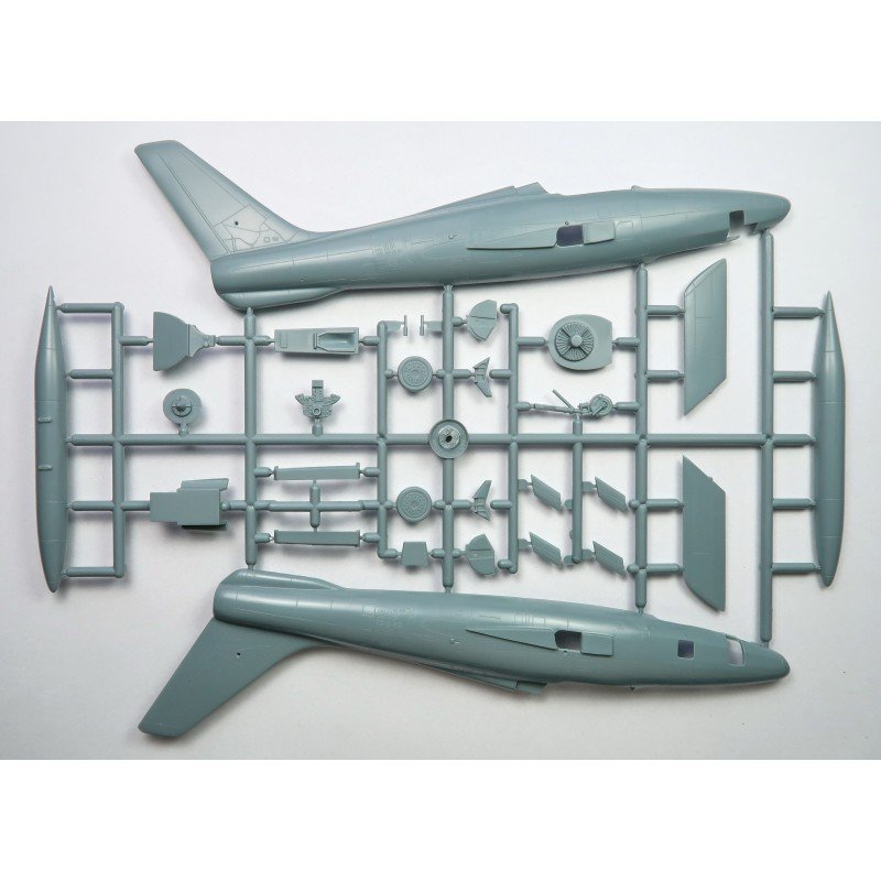 Sword 72117 RF-84F Thunderflash 1/72 – image 5