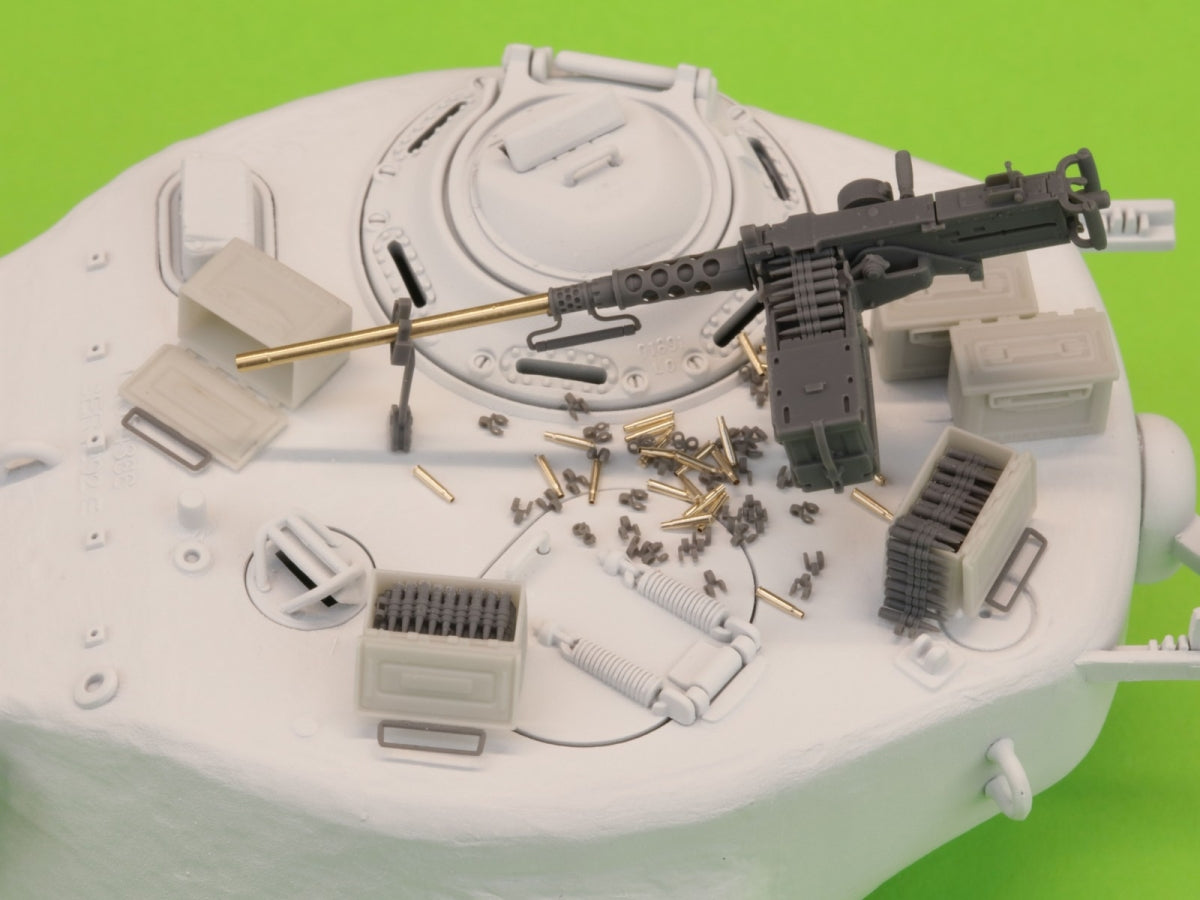 Master GM-35-063 Browning M2HB .50 cal (12.7mm) - machine gun with tank mount - WWII period (early M23 cradle with early ammo rack) 1/35 – image 11