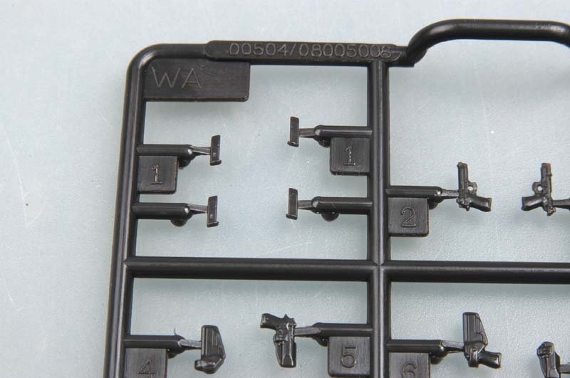 Trumpeter 00504 M9 World Pistol Selections 1/35 – image 5