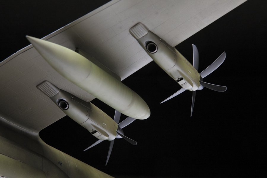 Zvezda 7325 American Military Transport Plane C-130J 1/72 – zdjęcie 5