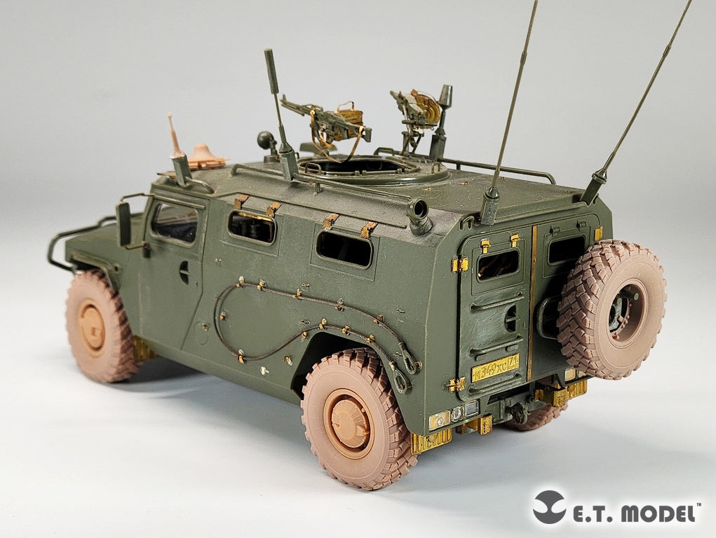 E.T. Model P35-154 Russian GAZ-233014 STS TIGER Armored High-Mobility Vehicle Sagged Wheels For Meng Kit 1/35 – Bild 6