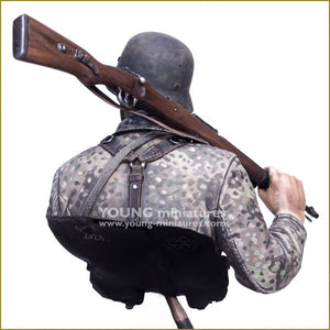 Young Miniatures YM1895 Young German Soldier WWII 1/10 – image 4