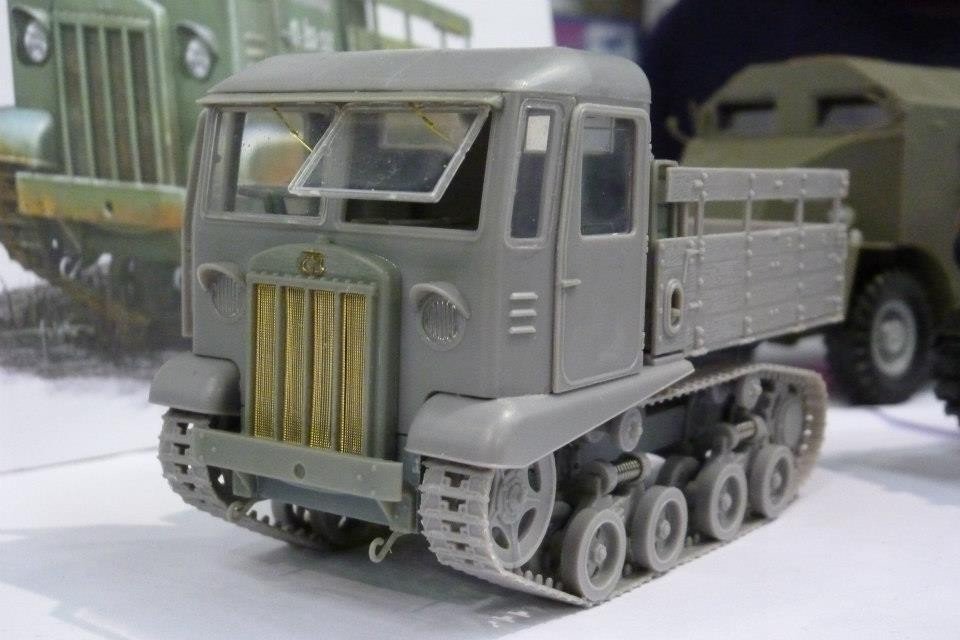 Vulcan 56010 TRACKER D'ARTILLERIE SOVIÉTIQUE (1/35)