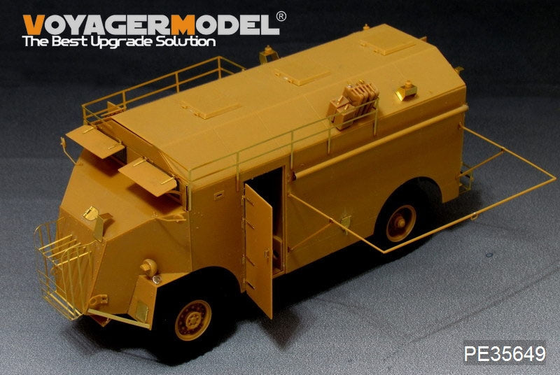 Voyager Model PE35649 WWII British AEC 4x4 Armored Command Vehicle&amp;quot;Dorchester&amp;quot; For AFV 35227 1/35 – zdjęcie 2