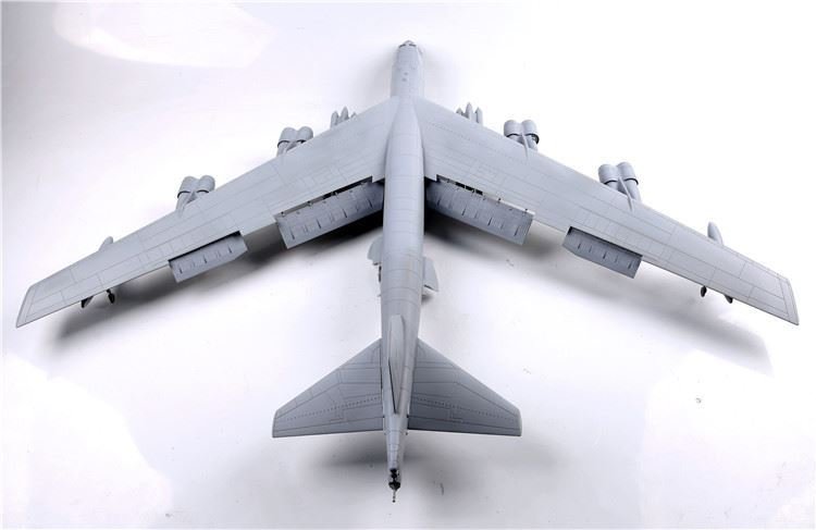 Modelcollect UA72200 B-52H U.S. Stratofortress strategic Bomber 1/72 – zdjęcie 4