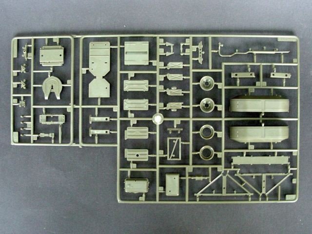 Trumpeter 00205 HQ-2 Missile With Loading Cabin 1/35 – zdjęcie 12
