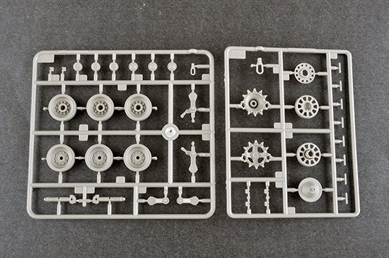 Trumpeter 09521 Russian S-300V 9A85 SAM 1/35 – image 6