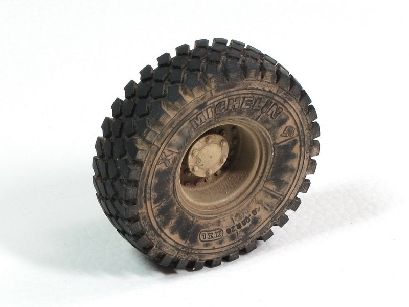 ET Model ER35-043 Modern“Buffale&amp;quot;6X6 MPCV(2004-2006 Production)Weighted Road Wheels For Bronco 35100 1/35 – image 3
