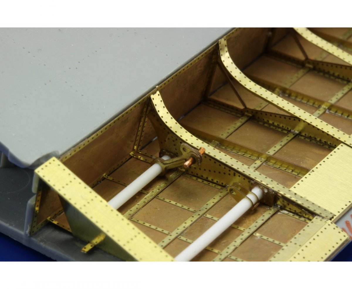 Eduard 32337 B-17G landing flaps 1/32 HK Models – image 9