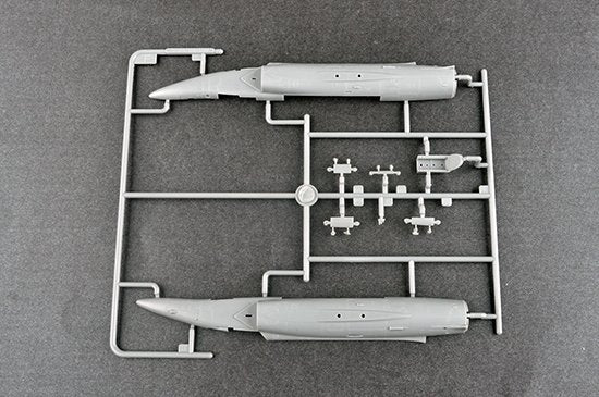 Trumpeter 01684 Nanchang Q-5 Yi 1/72 – image 7
