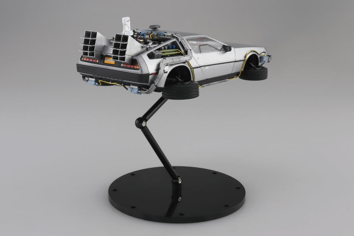 Aoshima 06437 Time Machine from Back to the Future Part II 1/24